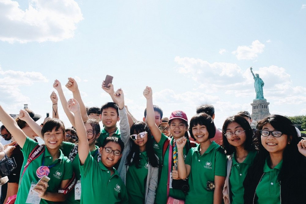 Hinh anh 30 hoc bong toan phan tham du Trai he VinCamp 2017 tai Anh Quoc 4