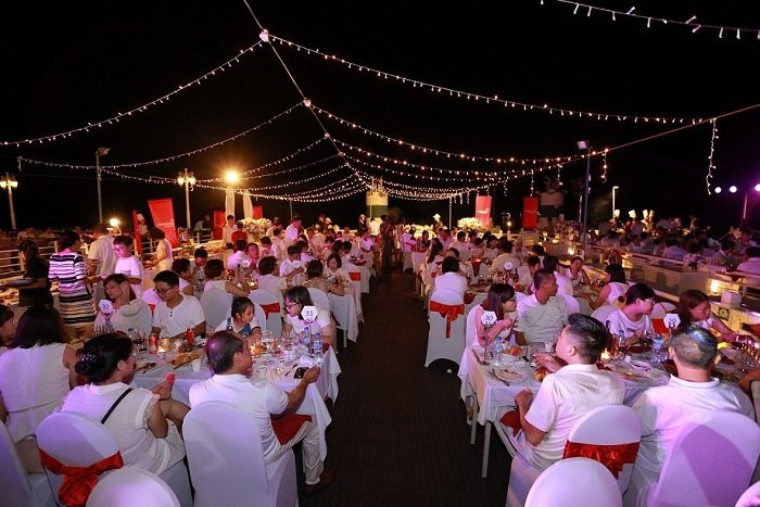 1707_VHIP_Da tiec trang_Anh 1