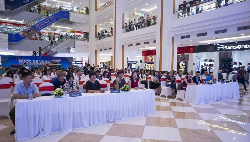 20170816_VHDB_Tuyen 3_PR02_ cap doi nha sang xe vang vinh danh chu nhan_ Anh 4 4