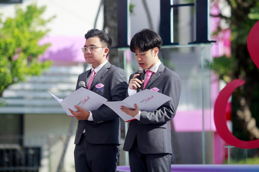 Hoc sinh tu tin lam MC 3