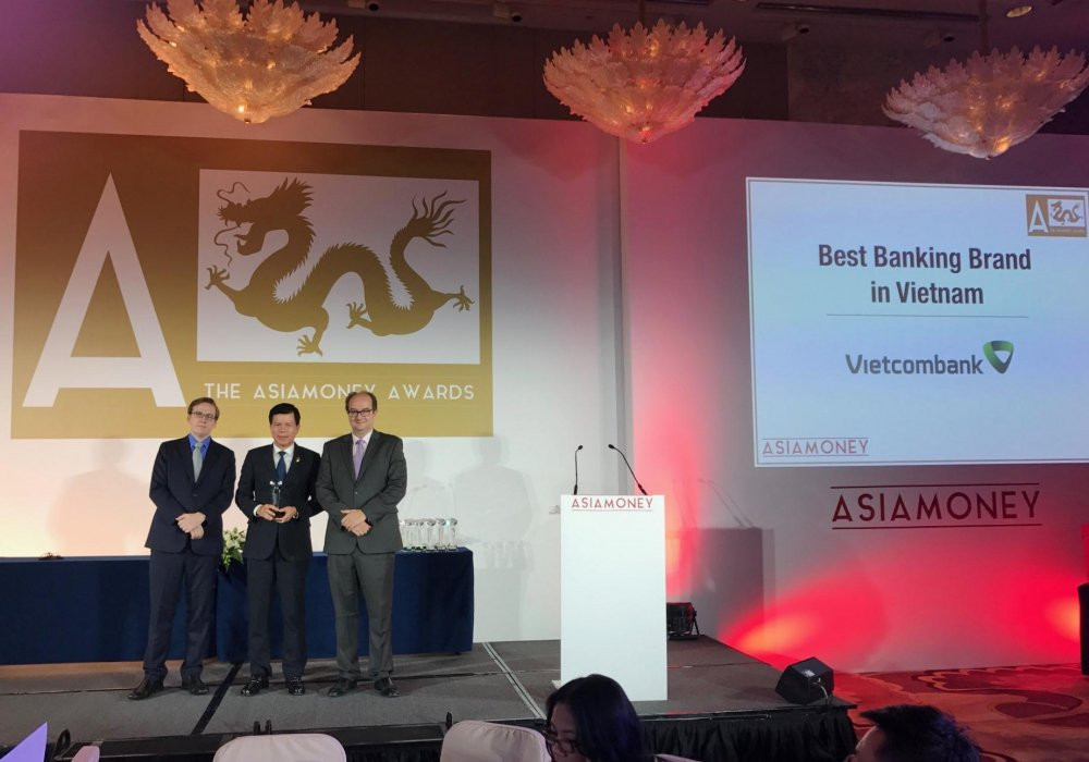 20170926_QHCC_HK_NganhangTotnhatVietnam_Asiamoney_01