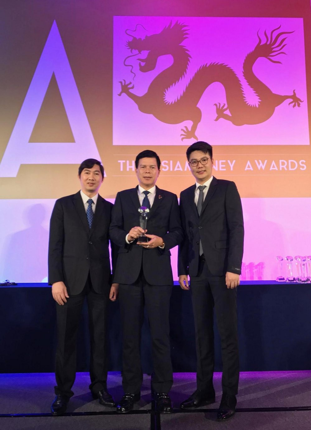 20170926_QHCC_HK_NganhangTotnhatVietnam_Asiamoney_02