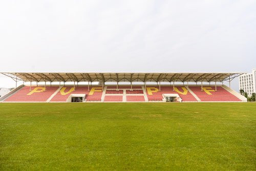 vingroup-duoc-gi-khi-bo-30-trieu-do-dau-tu-cho-bong-da-tre-2 3