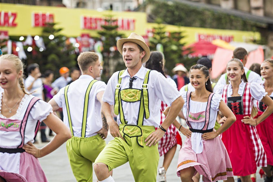 le hoi bia ba na hills (13)