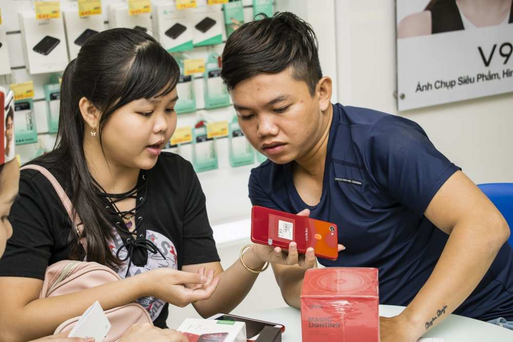 VienThongA OPPO F7VienThongA OPPO F7-12 3