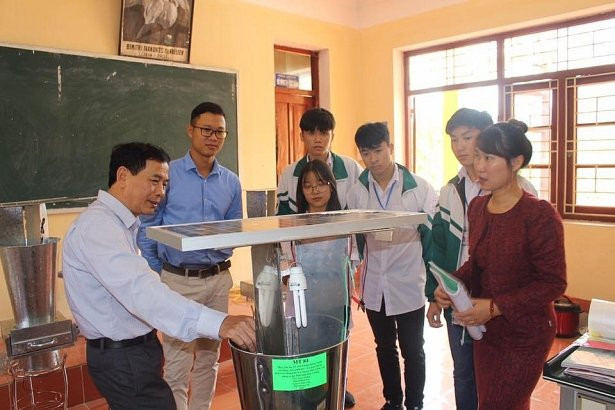 0547_may_bat_con_trung_1