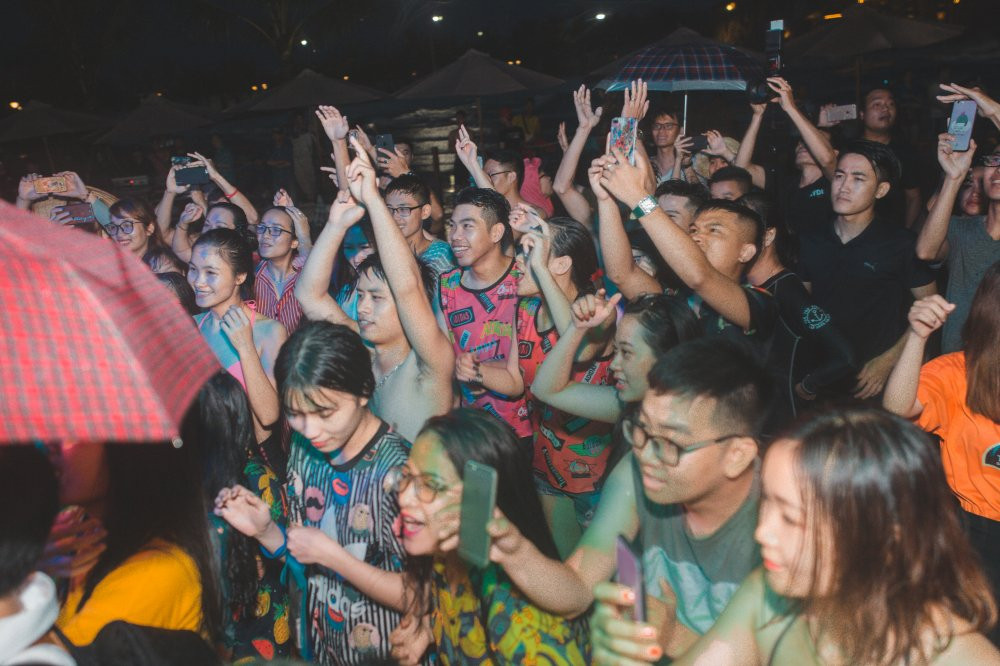 Noo Phuoc Thinh tai Typhoon Water Park (2)