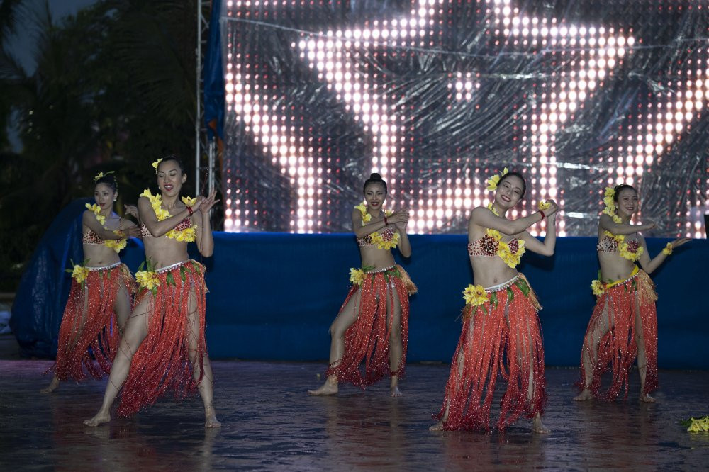 Noo Phuoc Thinh tai Typhoon Water Park (3) 3