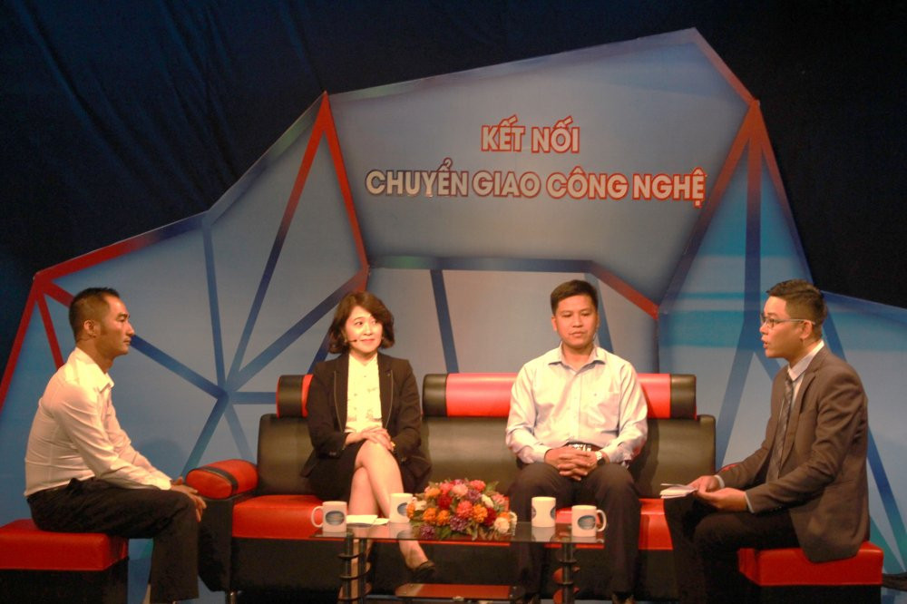 anh Toa dam lo dot rac (1)