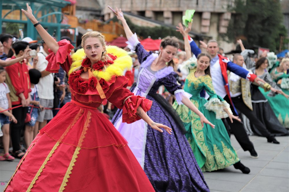 carnaval he sun world ba na hills