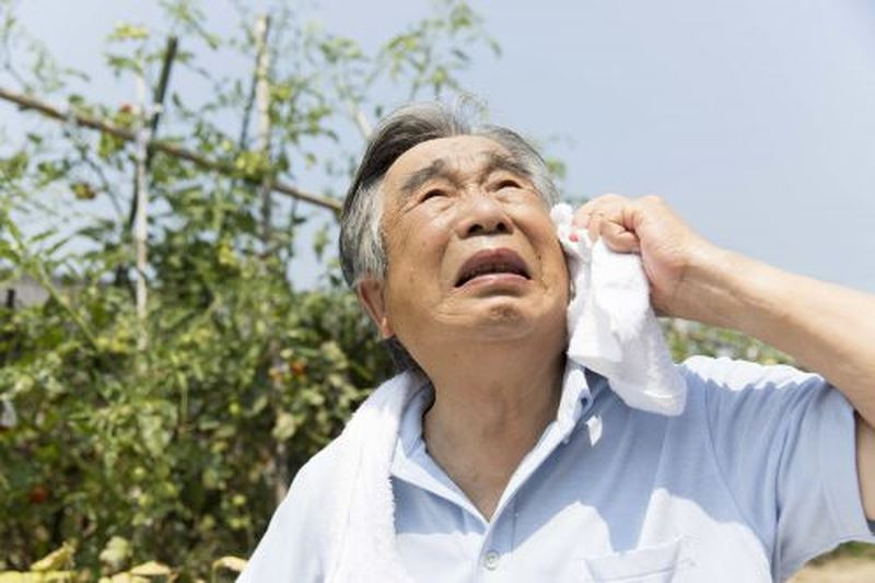 khong nen tam khi di ngoai nang ve