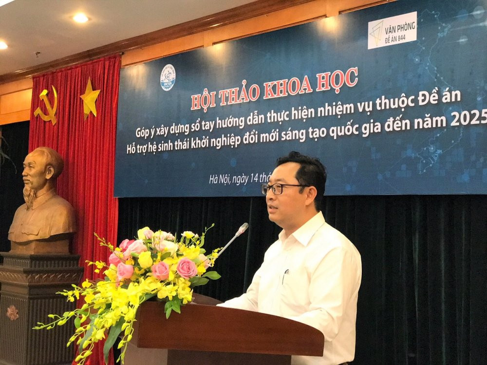 anh 1 ong Pham HOng Quat