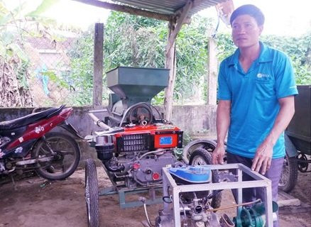 anh tho sua xe mang nghe vao cac sang che nong nghiep