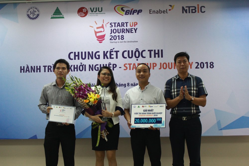 tim ra quan quan cuoc thi hanh trinh khoi nghiep 2018 (2)