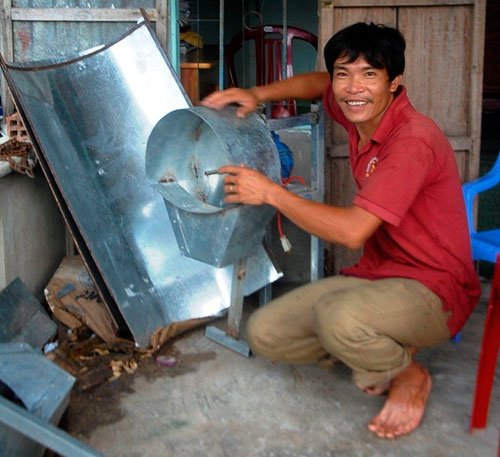 Anh nong dan thoat ngheo nho may thai rau