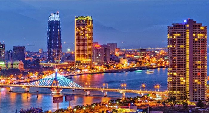 Điểm hot du lịch Việt, khách 'đỏ mắt' tìm chỗ chơi đêm