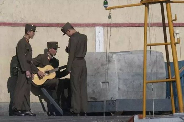 0GCzR6ktpy - Sinuiji, North Korea, 10