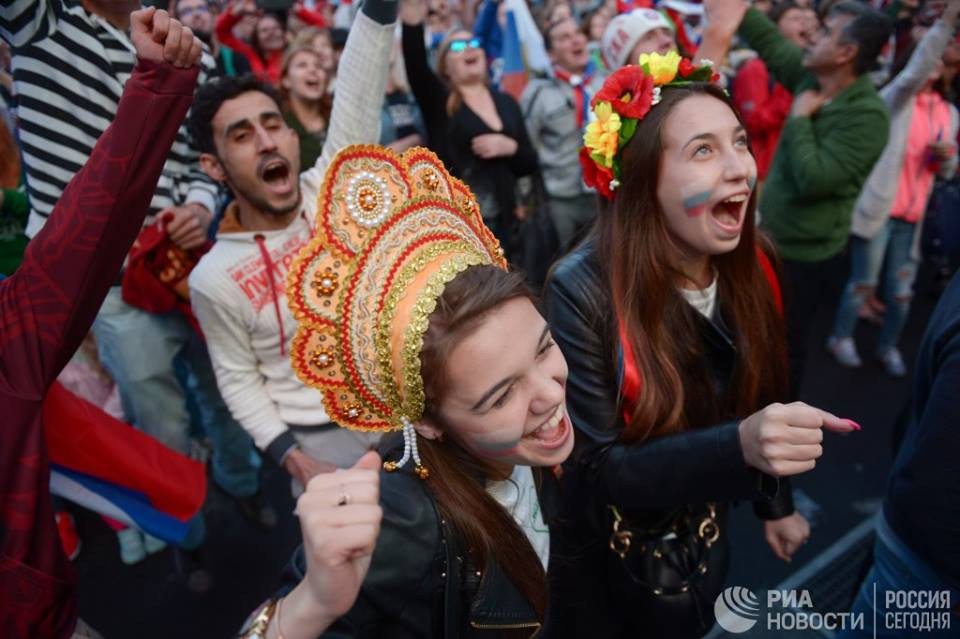 35516149_10156859708184271_3734801039732244480_n