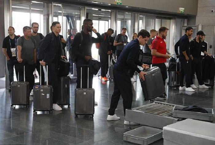 4DB6C5FF00000578-0-image-a-53_1530176995487 12