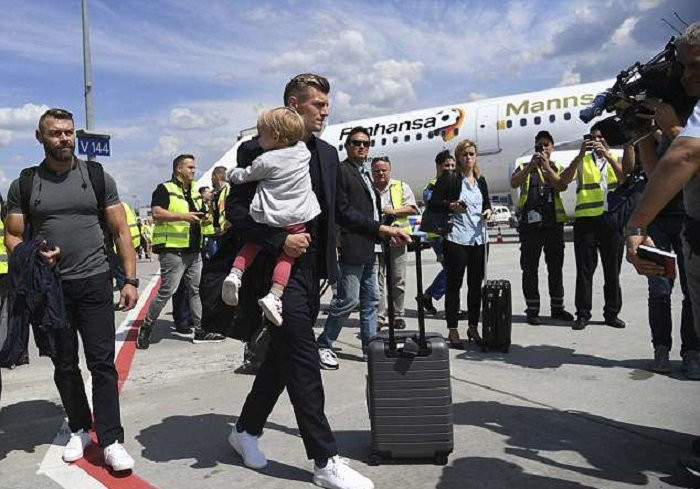 4DB9389D00000578-5895757-image-a-54_1530195682399 14