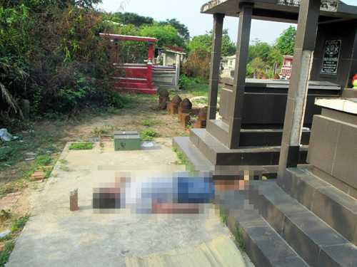 Người đàn ông chết giữa nghĩa trang ở Sài Gòn