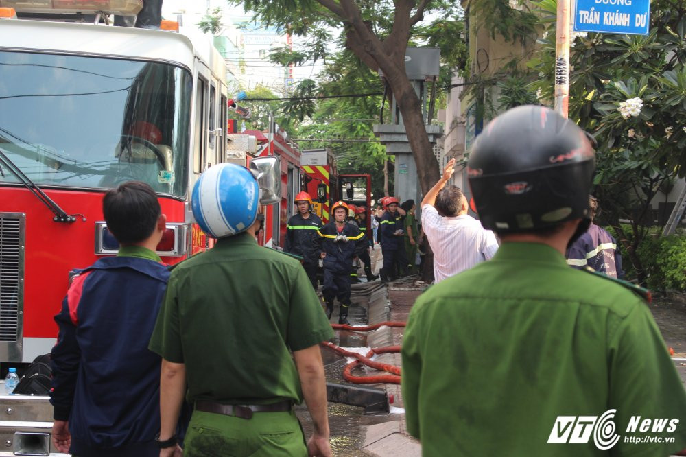 cháy nhà ở trần nhật duật, cháy nhà ở sài gòn, cháy nhà, hỏa hoạn, cháy nhà cao tầng, cháy nhà quận 1, 10 người mắc kẹt, cháy lớn trung tâm quận 1, cháy nhà 4 tầng, tin mới nhất, tin cháy, tin tức hồ chí minh, sài gòn, tin mới nhất ,tin tức trong ngày, tin việt nam, báo vtc vtc news, tin tức trong ngày, vtc, vtc.vn, vtc news - 2