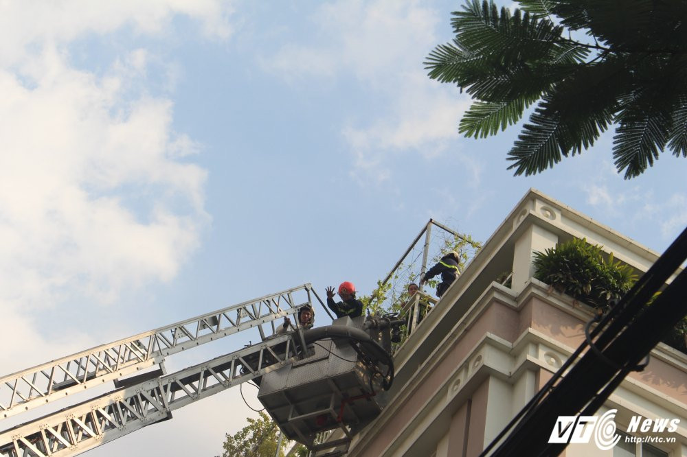 cháy nhà ở trần nhật duật, cháy nhà ở sài gòn, cháy nhà, hỏa hoạn, cháy nhà cao tầng, cháy nhà quận 1, 10 người mắc kẹt, cháy lớn trung tâm quận 1, cháy nhà 4 tầng, tin mới nhất, tin cháy, tin tức hồ chí minh, sài gòn, tin mới nhất ,tin tức trong ngày, tin việt nam, báo vtc vtc news, tin tức trong ngày, vtc, vtc.vn, vtc news - 4