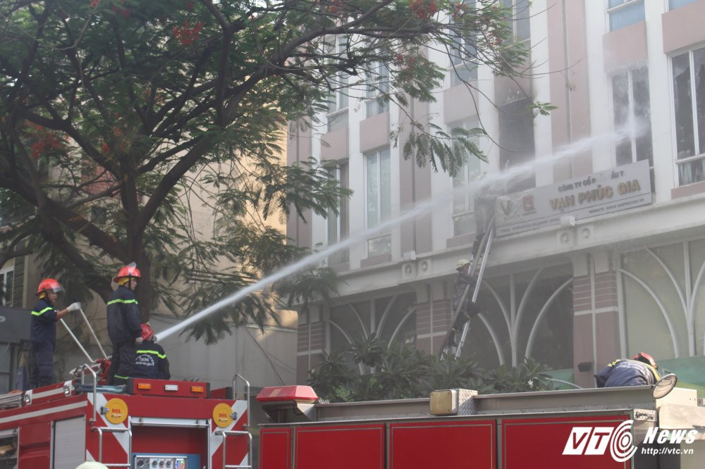 cháy nhà ở trần nhật duật, cháy nhà ở sài gòn, cháy nhà, hỏa hoạn, cháy nhà cao tầng, cháy nhà quận 1, 10 người mắc kẹt, cháy lớn trung tâm quận 1, cháy nhà 4 tầng, tin mới nhất, tin cháy, tin tức hồ chí minh, sài gòn, tin mới nhất ,tin tức trong ngày, tin việt nam, báo vtc vtc news, tin tức trong ngày, vtc, vtc.vn, vtc news - 3