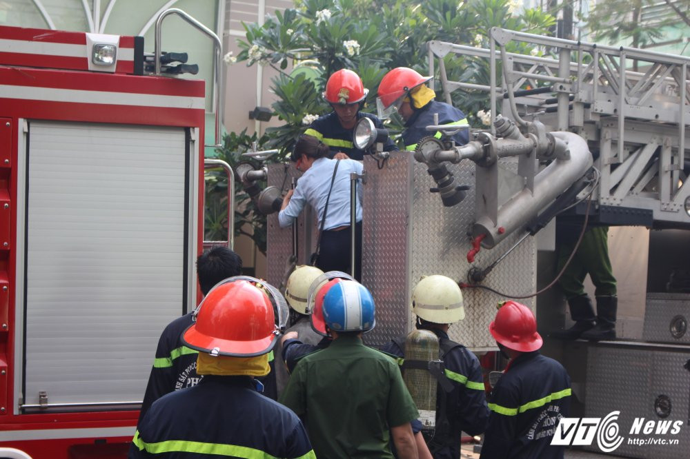 cháy nhà ở trần nhật duật, cháy nhà ở sài gòn, cháy nhà, hỏa hoạn, cháy nhà cao tầng, cháy nhà quận 1, 10 người mắc kẹt, cháy lớn trung tâm quận 1, cháy nhà 4 tầng, tin mới nhất, tin cháy, tin tức hồ chí minh, sài gòn, tin mới nhất ,tin tức trong ngày, tin việt nam, báo vtc vtc news, tin tức trong ngày, vtc, vtc.vn, vtc news - 5