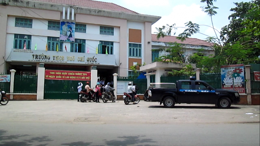 Hinh anh TP HCM: Nu sinh lop 6 hon chien, hai nguoi nhap vien 