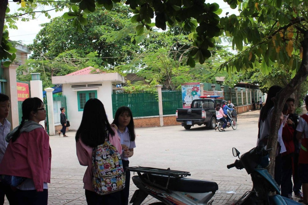 Hinh anh Nu sinh danh tra nhom ban hanh hung o Sai Gon: So GD-DT len tieng