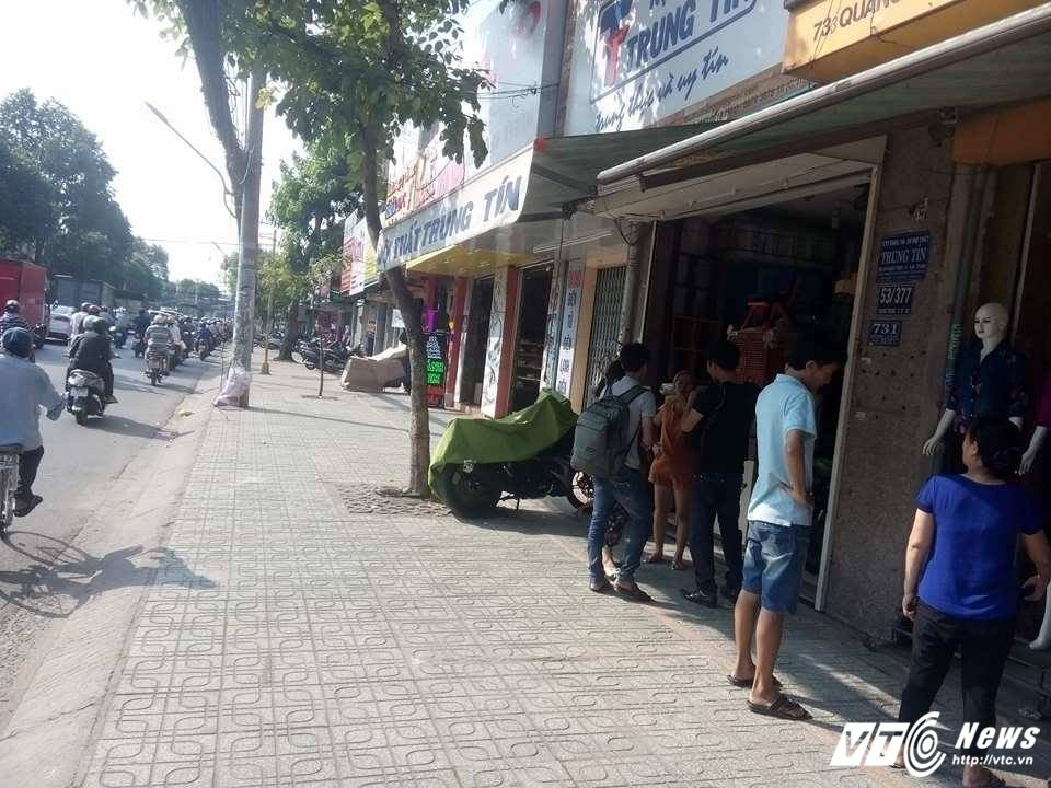 Hinh anh Bi danh chan thuong dau vi nhac nho bao ve dan pho di xe nguoc chieu? 3