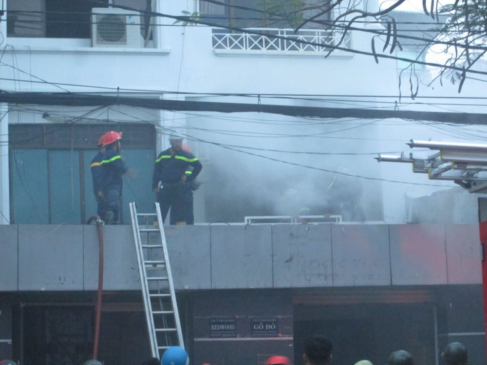 Hinh anh Chay lon o cong ty kinh doanh hang tieu dung tai TP.HCM