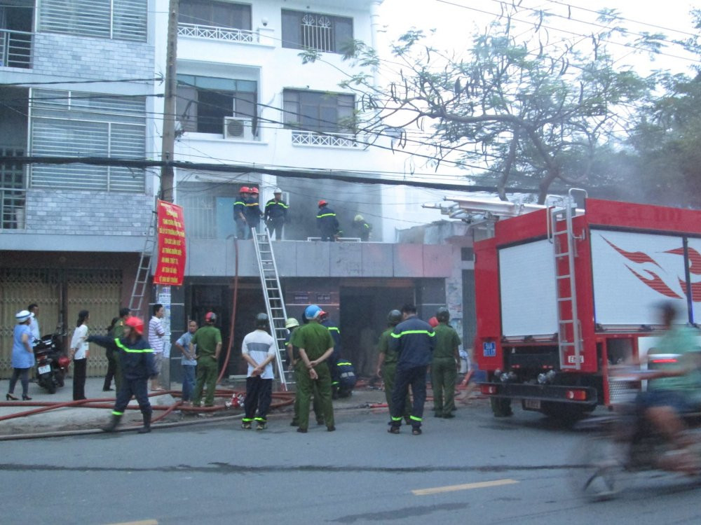 Hinh anh Chay lon o cong ty kinh doanh hang tieu dung tai TP.HCM