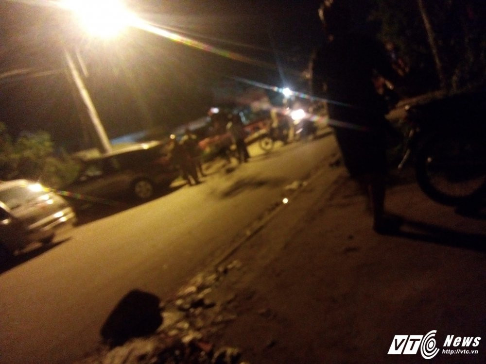 Hinh anh Nam thanh nien bi dam chet truoc quan nhau o Sai Gon