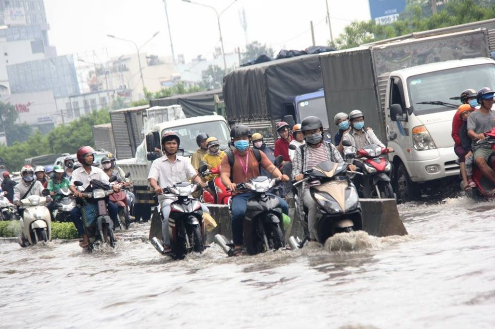 21741889_727155057482479_1725663925_o 3