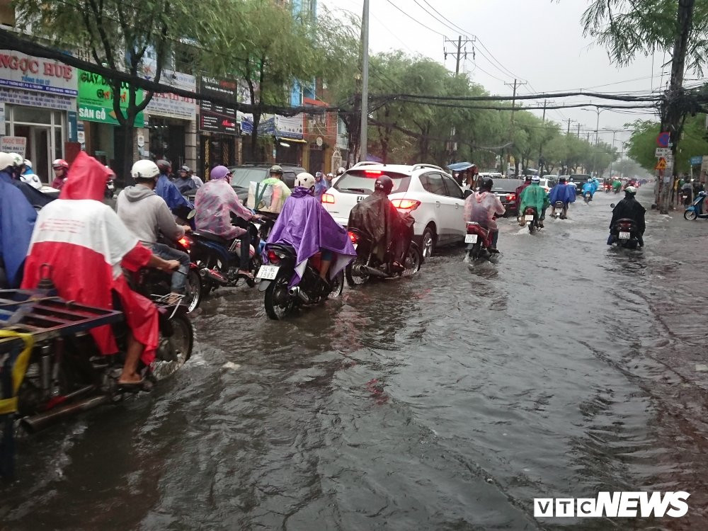 DSCPDC_0003_BURST20180602165039780_COVER 17