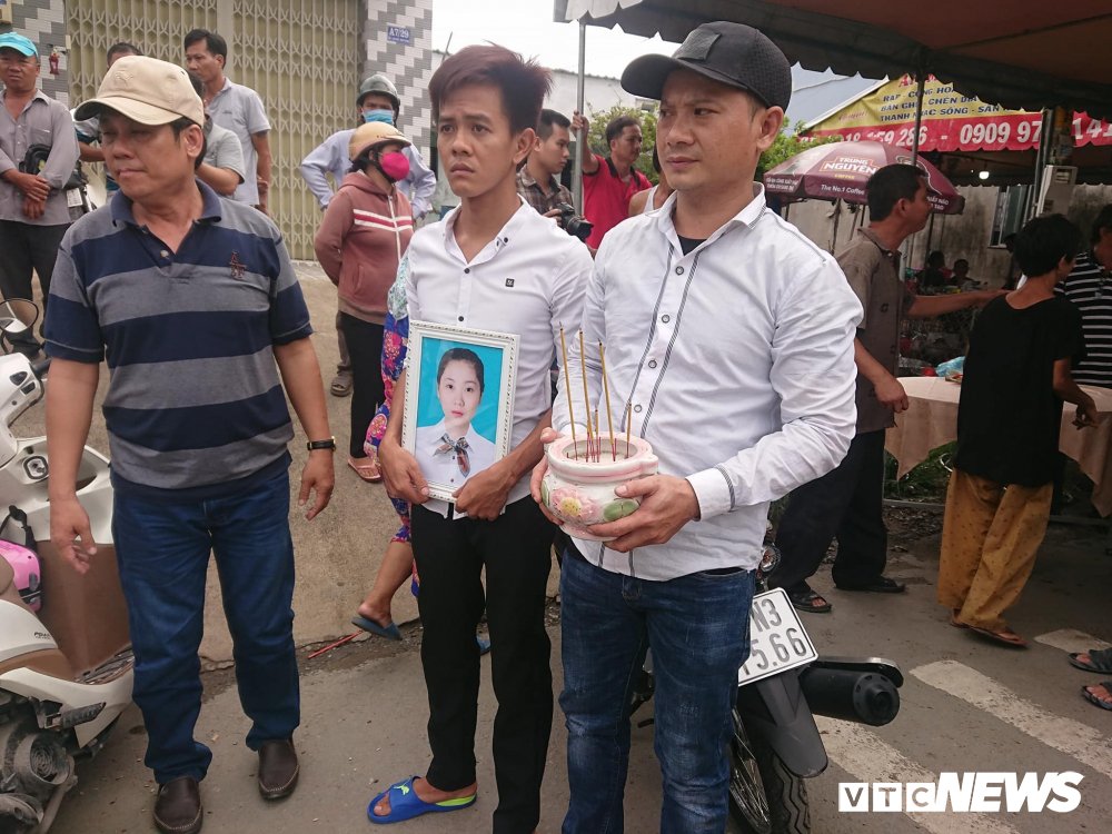 34581703_1684058785048654_2883791795886489600_n