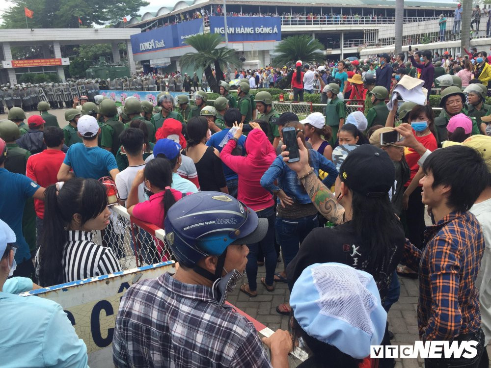 35114092_1720655268053241_4166755177820323840_n