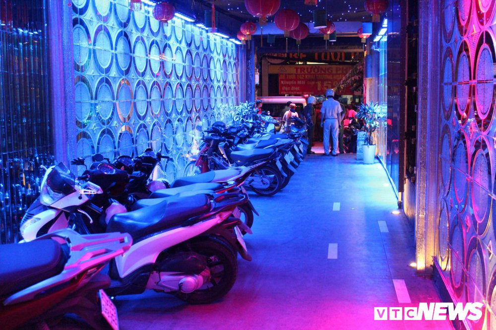 41939033_318439268929175_2749039533436698624_n