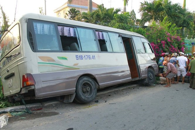 tai-xe-xe-khach-tong-chet-2-be-gai-ra-dau-thu-0949