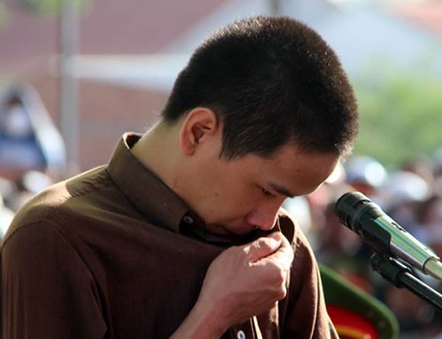 Vu-Van-Tien-khoc-trong-lan-dau-gap-me-sau-tham-sat-1