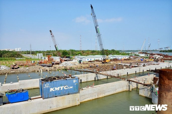 2018-04-11-14-10-0952058-1422535