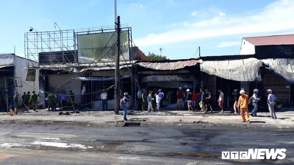 46675943_307276566543747_1189653293282885632_n 16