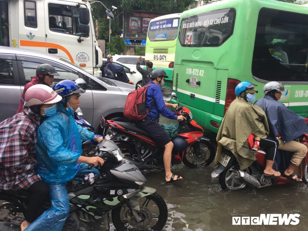 46641105_1934136749999015_563536839227473920_n 5