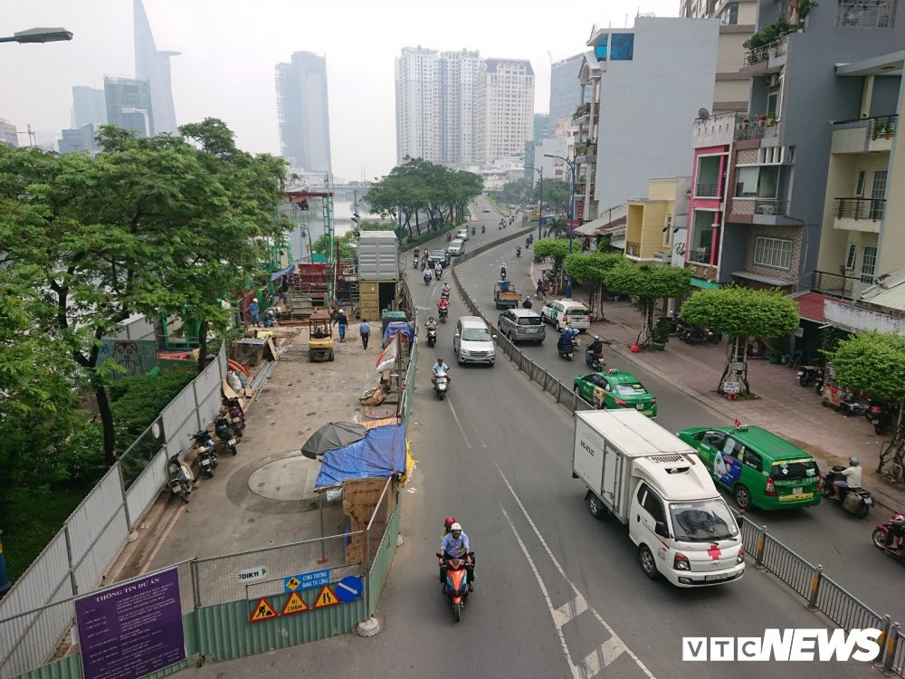 DSCPDC_0003_BURST20181228092711138_COVER 4