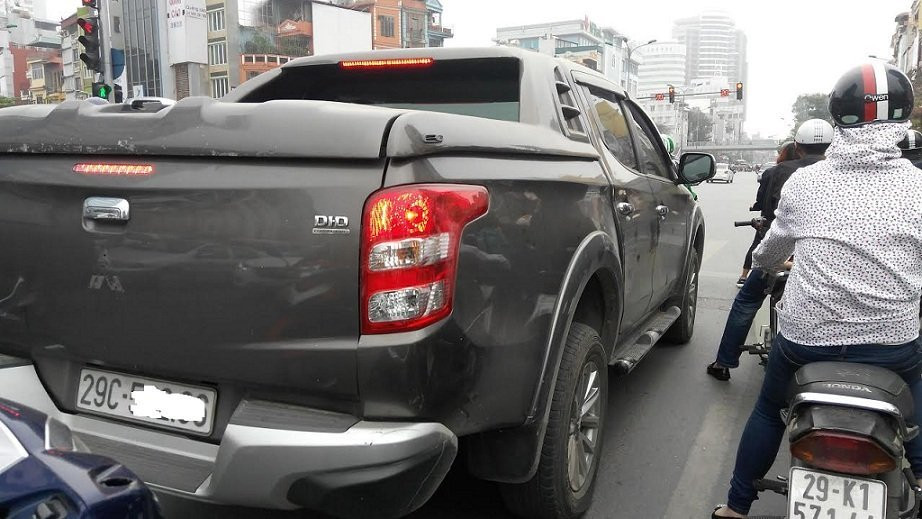 xe-ban-tai-chiu-thue-phi-nhu-xe-con-mat-ty-dong-tau-xe-ban-tai