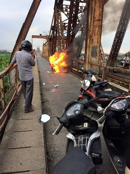 xe may boc chay nhu duoc