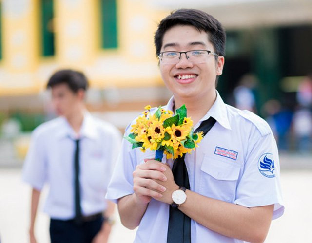 thu khoa pham huu triet 3