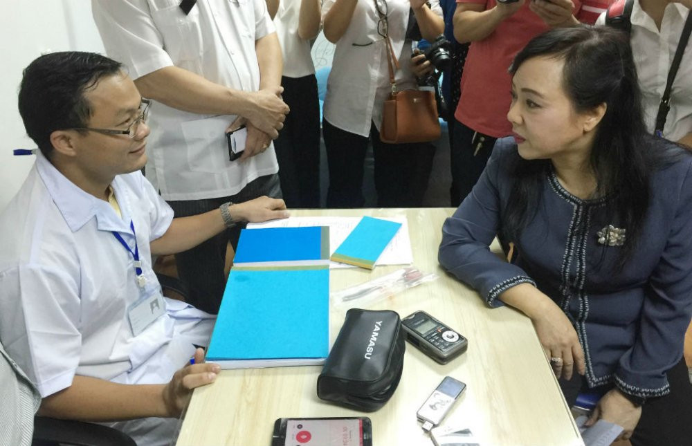 20170731005151-manh-khoe-phong-kham-trung-quoc-moc-tui-nguoi-benh-02